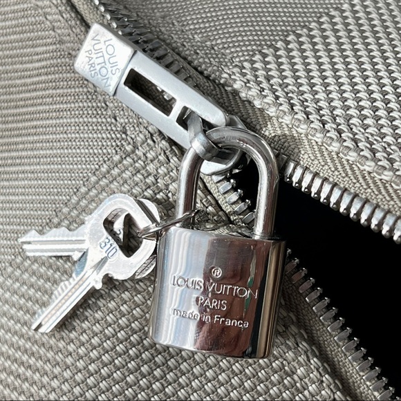 Louis Vuitton Erth Damier Geant Canvas Attaquant Keepall Sac Polochon w/lock-key - Picture 8 of 16